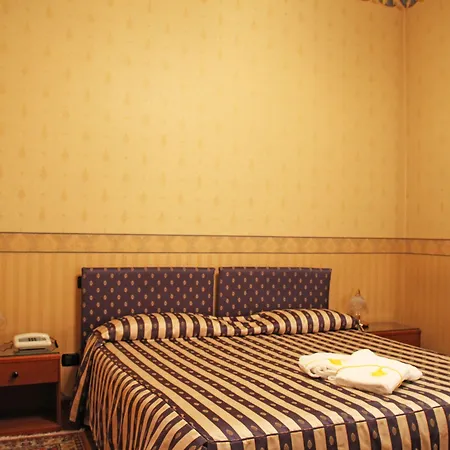 Отель Ristorante Leon D'oro 3*