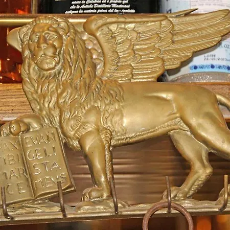 Отель Ristorante Leon D'oro
