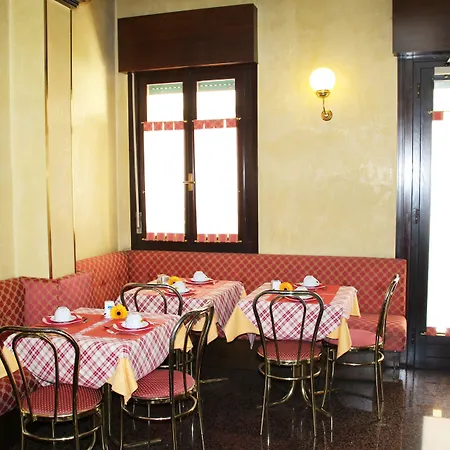 艾尔伯格里昂多罗餐厅酒店 3* 皮亚韦河畔诺文塔