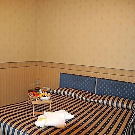 Ristorante Leon D'oro فندق نوفينتا دي بْيافي
