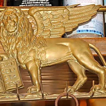 Ristorante Leon D'oro فندق