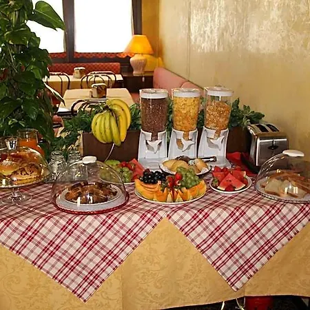 Ristorante Leon D'oro فندق 3*