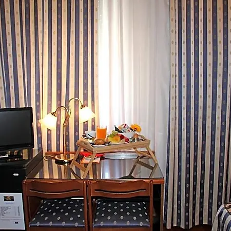 Ristorante Leon D'oro فندق