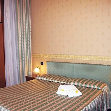 Ristorante Leon D'oro نوفينتا دي بْيافي