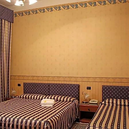 فندق Ristorante Leon D'oro 3*