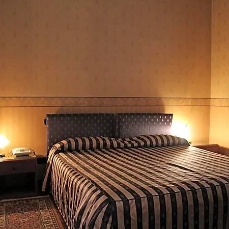 فندق Ristorante Leon D'oro 3*
