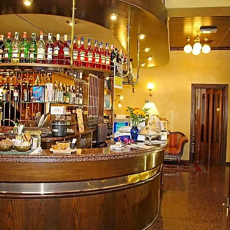 Ristorante Leon D'oro 3* نوفينتا دي بْيافي
