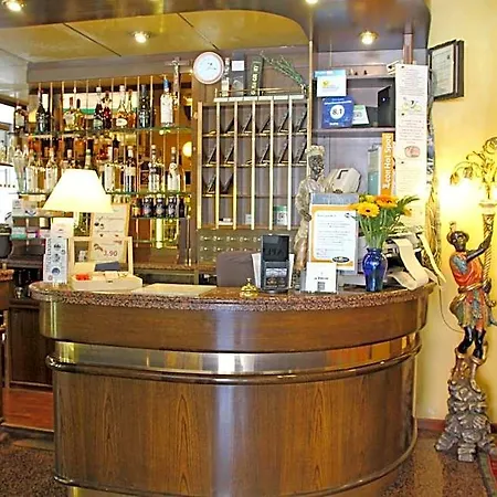 Ristorante Leon D'oro فندق 3*