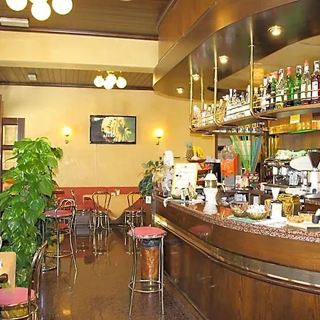 فندق Ristorante Leon D'oro 3*