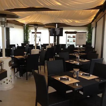 Ristorante Leon D'oro فندق