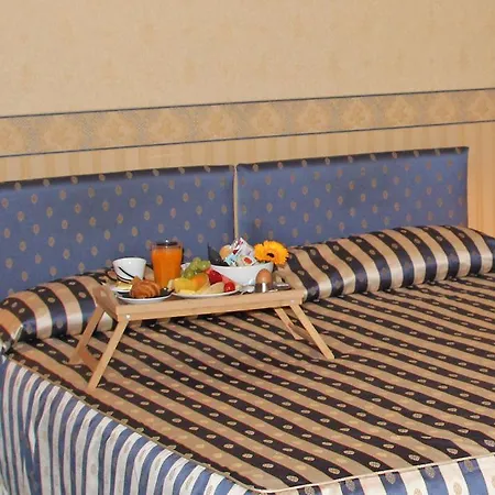 艾尔伯格里昂多罗餐厅酒店 3* 皮亚韦河畔诺文塔