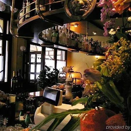 فندق Ristorante Leon D'oro نوفينتا دي بْيافي